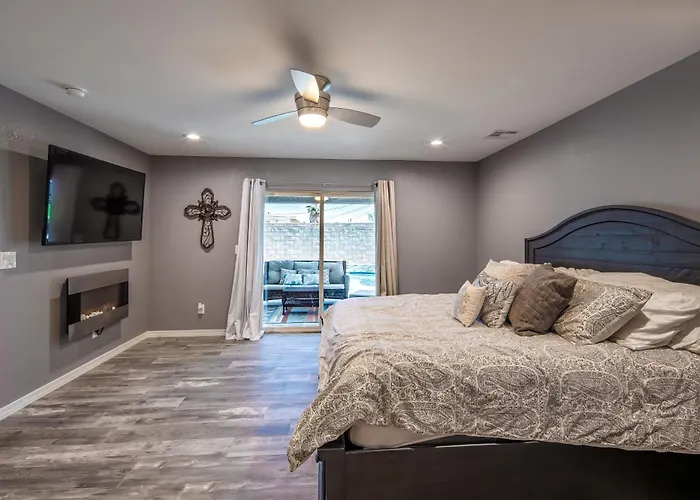 Coral Beauty! Heated Pool & Spa! * Lake Havasu City