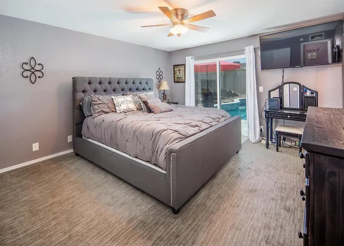 Coral Beauty! Heated Pool & Spa! * Lake Havasu City